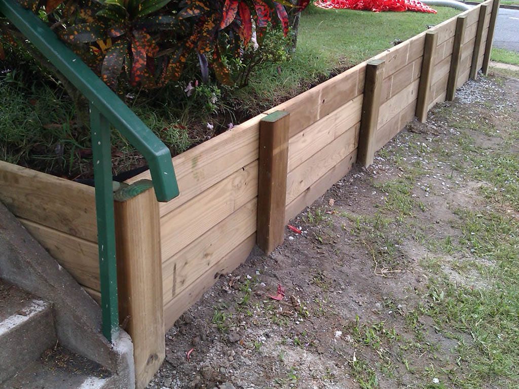 Retaining wall wood